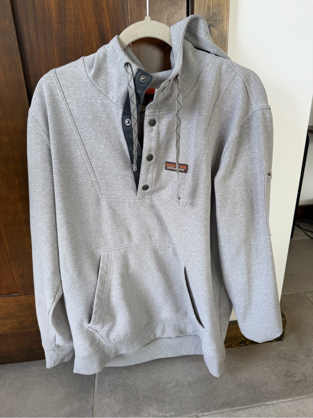 Patagonia Light Gray Hooded Pullover Sweatshirt